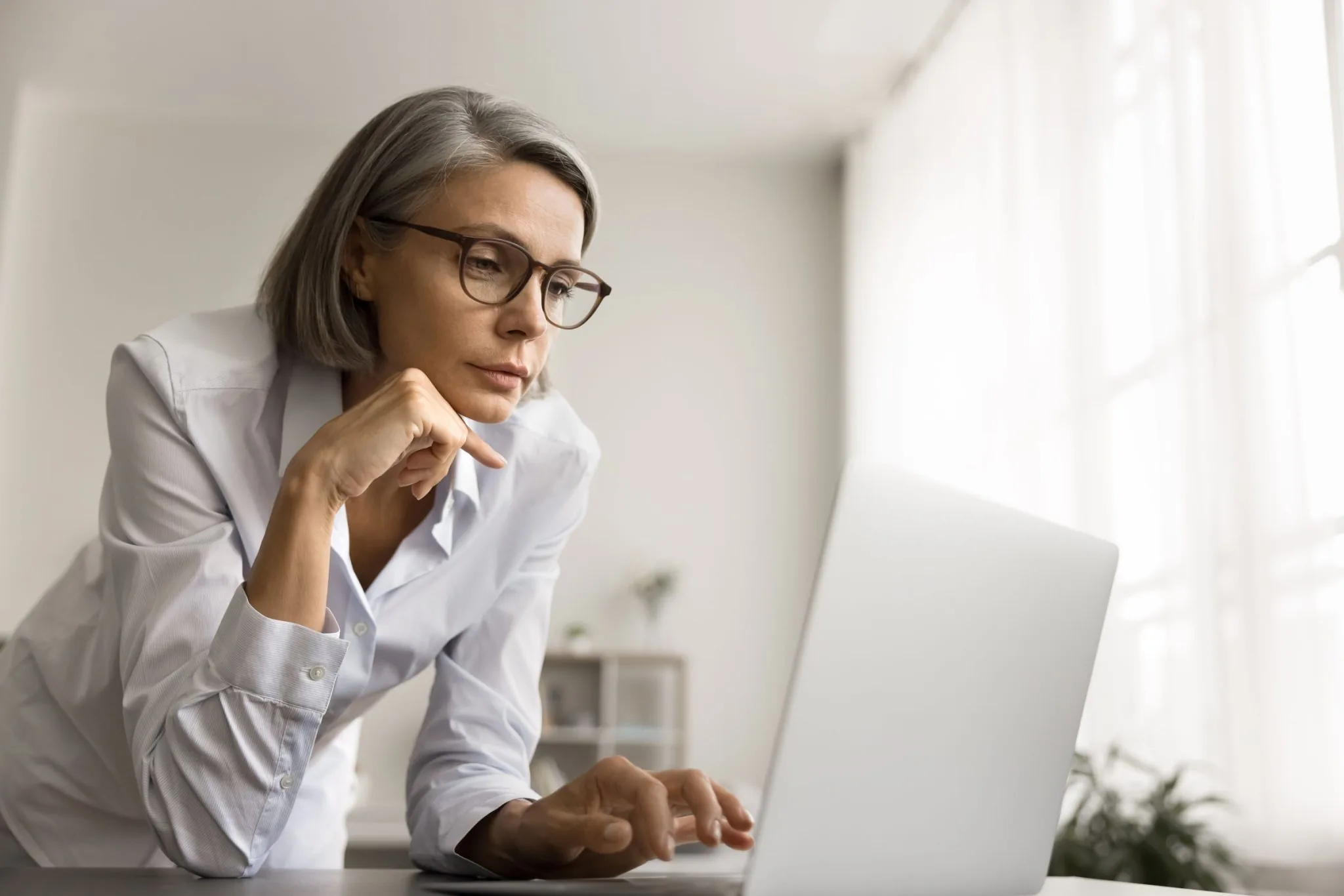 Illustration accompanying How Women Can Navigate Financial Changes Like Inheritance or Late Career Shifts